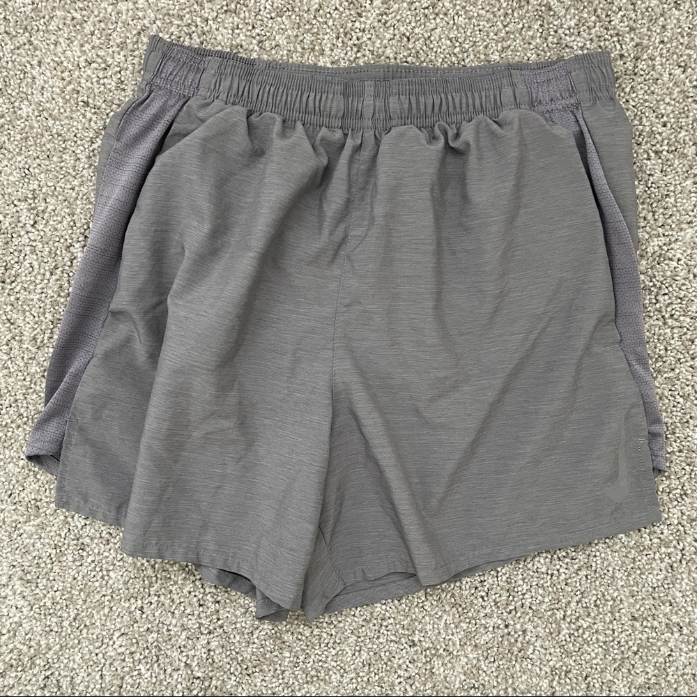 Selling Nike Challenger Men’s Medium Gray Brief-Lined Running Shorts